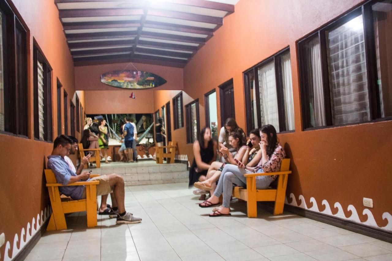Tsunami Hostel Tamarindo Exterior foto